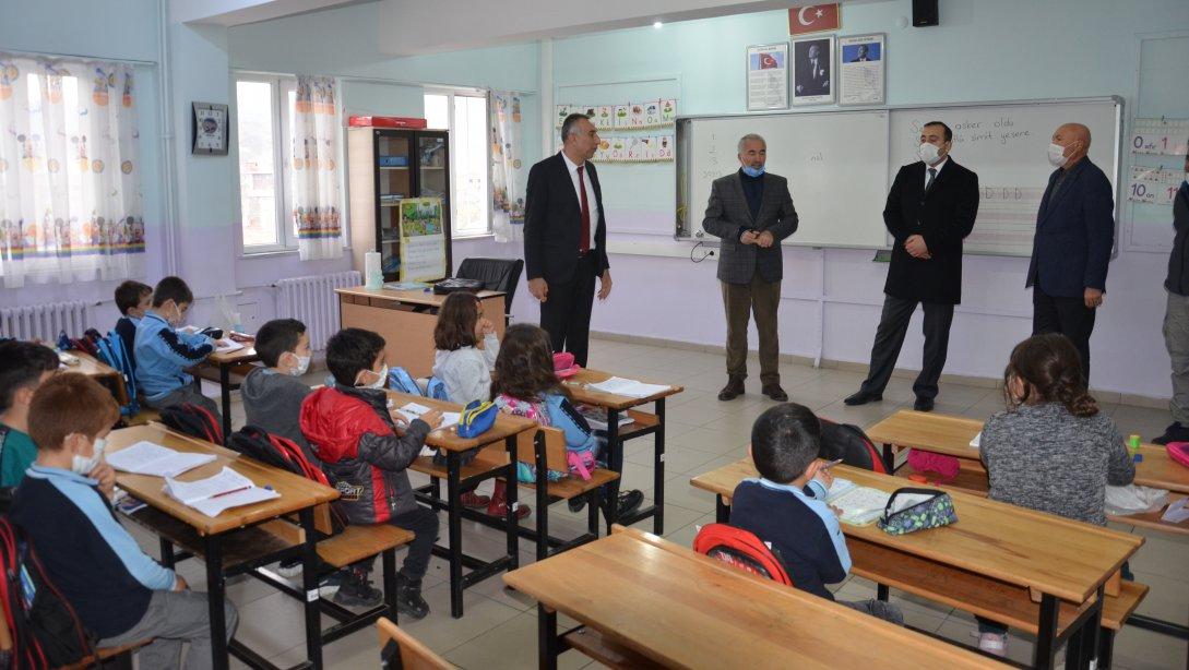 İlçemiz Kaymakamı Cevdet Bakkal'ın Yasin Haşimoğlu İlkokulunu Ziyareti
