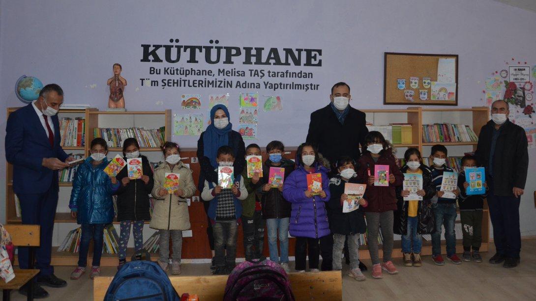 İlçemiz Kaymakamı Cevdet BAKKAL Nüğürcük İlkokulu Kütüphanesinin Açılışını Yaptı